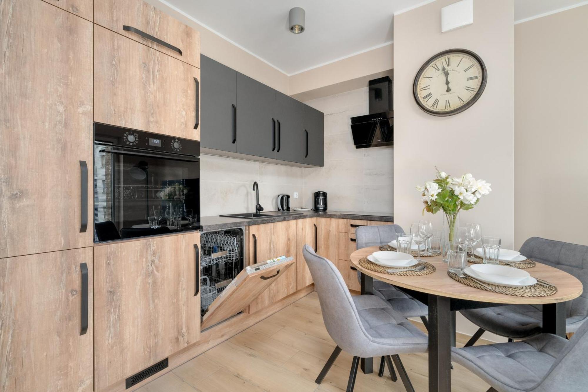 Cosy And Bright Apartment With Parking In Poznan By Noclegi Renters Poznań Exterior foto